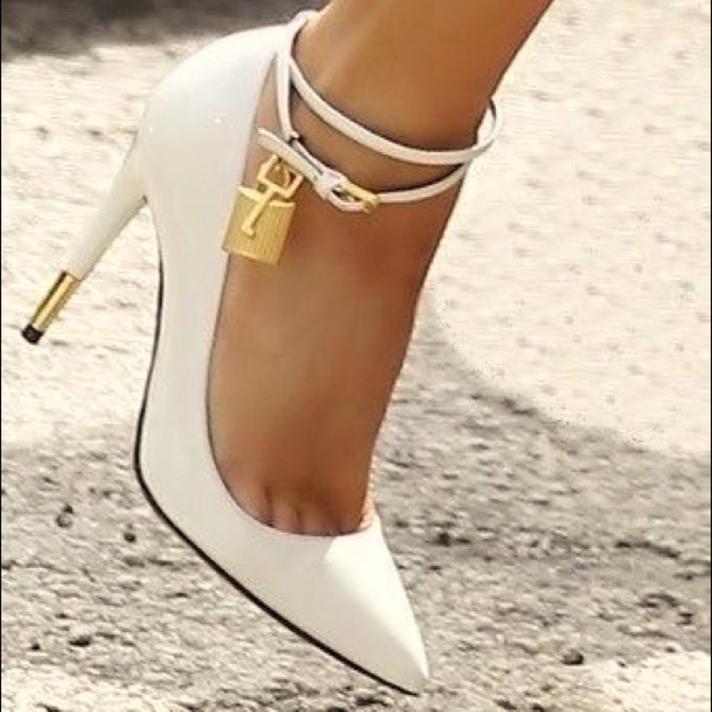 TOM FORD
Patent Ankle-Lock Pump, Chalk
